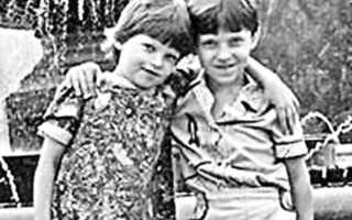 У Александра Реввы есть сестра-близнец. Как выглядит и чем живет Наталья (фото)